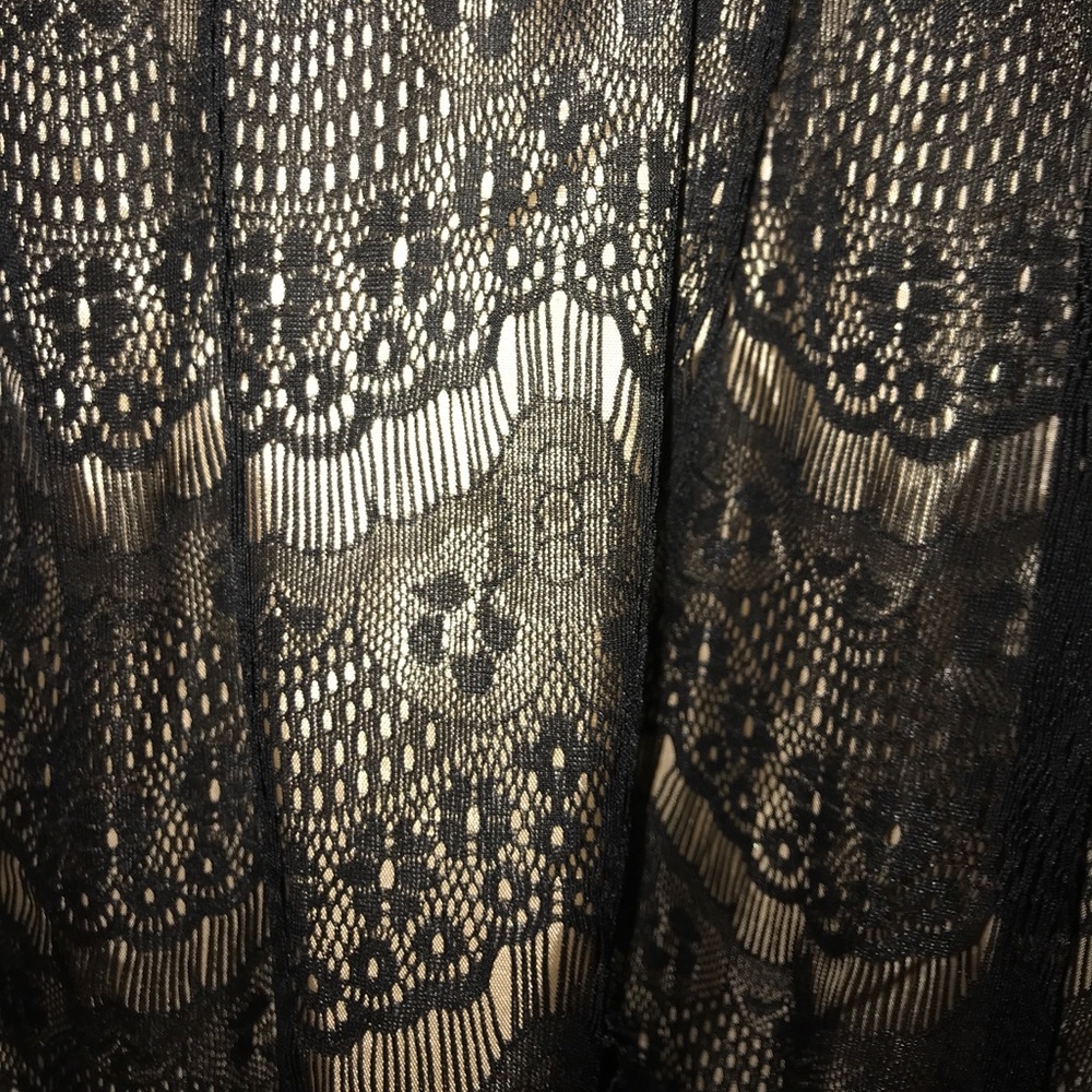 Mini skirt - Picture 3 of 3
